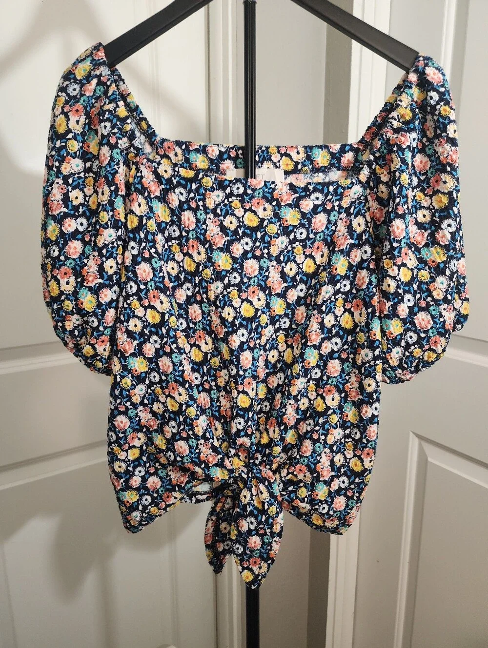 LOFT Floral Puff Sleeve Tie Front Top – Size Large